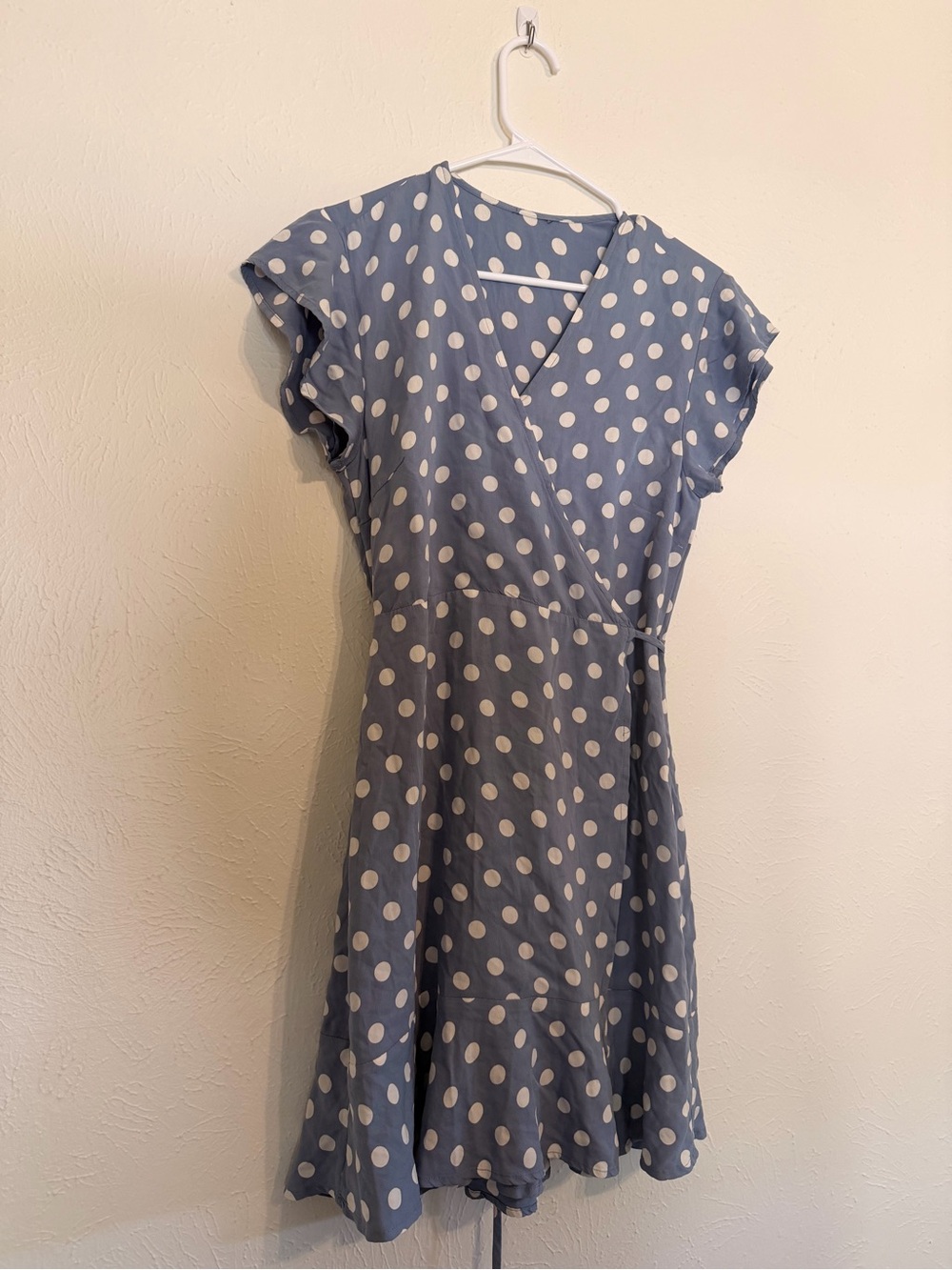 Rails Leanne Dusty Blue White Polka Dot Ruffle Trim Wrap Tie Dress Size S - Picture 2 of 7